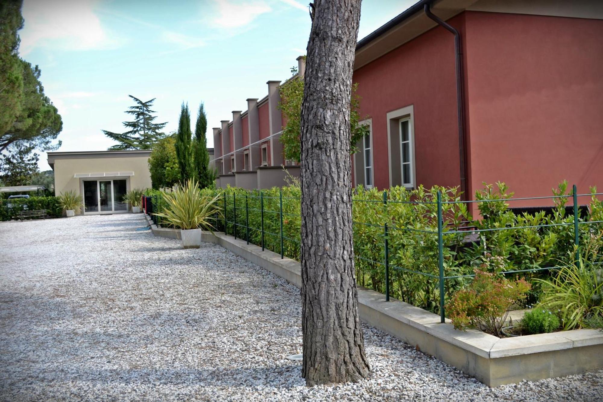 Cevoli Country Resort Lari المظهر الخارجي الصورة